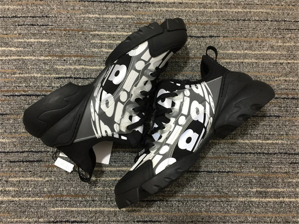 DR  Sneakers