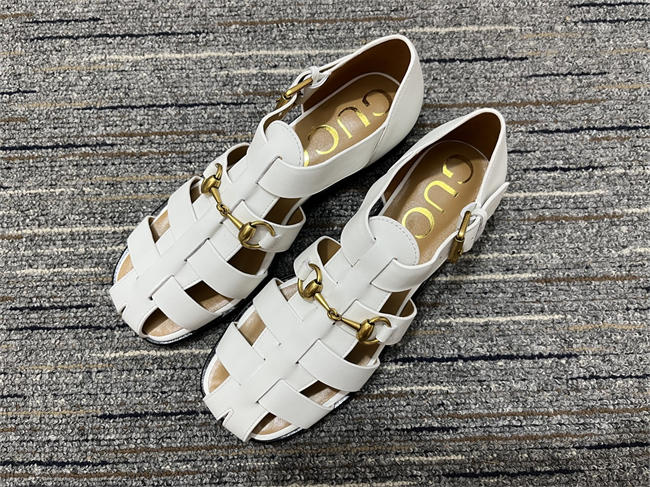 G*u*i sandals 9